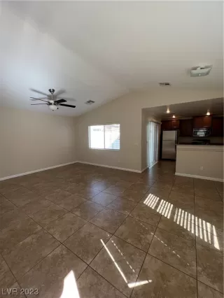 Photo #5: 2526366 Listing 