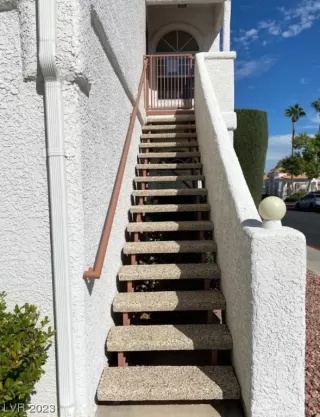 Photo #1: 2526368 Listing