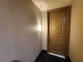 Photo #2: 2526375 Listing