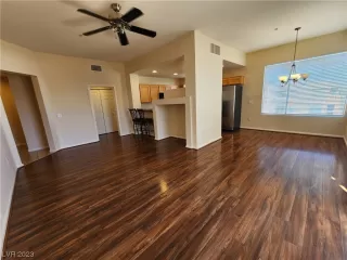 Photo #5: 2526375 Listing