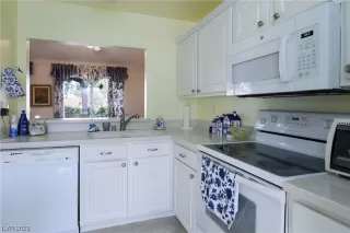 Photo #4: 2526384 Listing