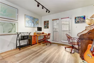 Photo #6: 2526398 Listing