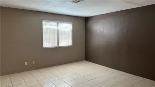 Photo #6: 2526449 Listing