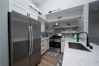 Photo #5: 2526459 Listing