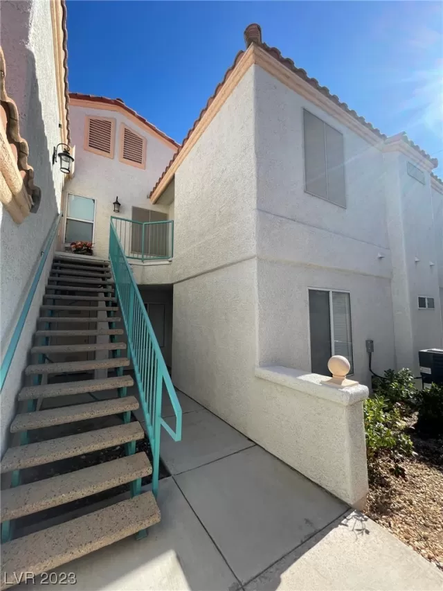 MLS: 2526480 Condo For Sale