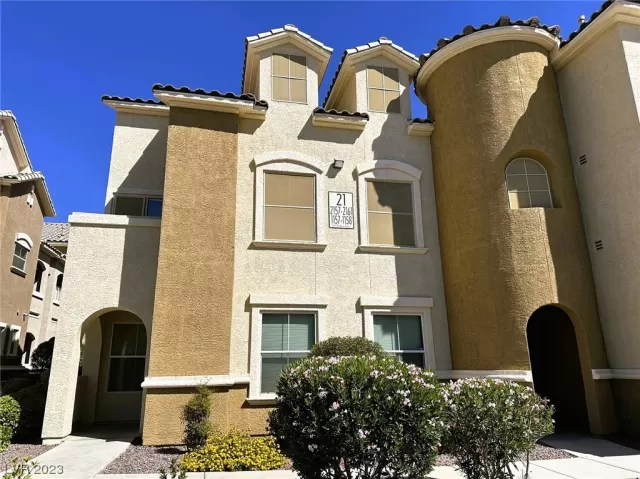 MLS: 2526490 Condo For Sale