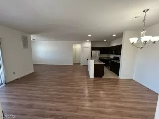 Photo #6: 2526500 Listing