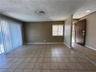 Photo #2: 2526513 Listing 