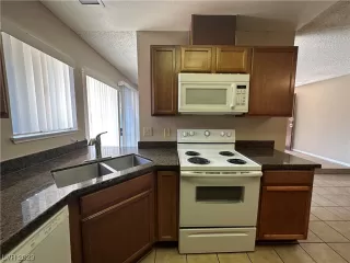 Photo #5: 2526513 Listing 