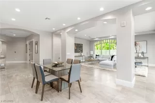 Photo #4: 2526570 Listing 