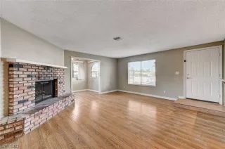 Photo #4: 2526577 Listing