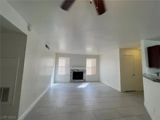 Photo #2: 2526691 Listing