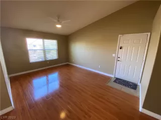 Photo #2: 2526724 Listing 