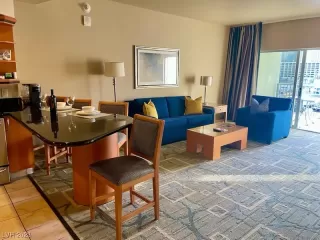 Photo #2: 2526739 Listing