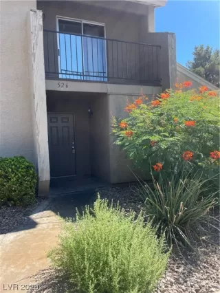 Photo #2: 2526775 Listing