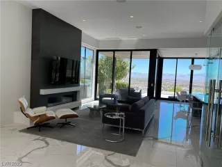 Photo #2: 2526850 Listing 