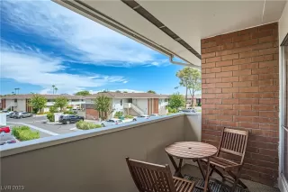 Photo #5: 2526859 Listing