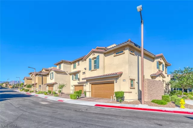 MLS: 2526869 Condo For Sale