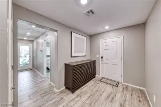 Photo #4: 2526869 Listing