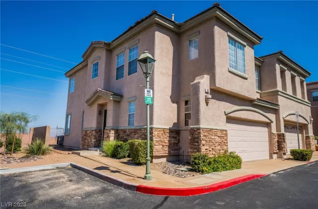 MLS: 2526871 Condo For Sale