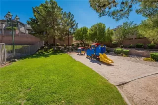 Photo #2: 2526871 Listing