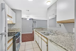 Photo #5: 2526886 Listing 