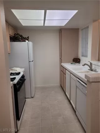 Photo #5: 2526896 Listing 