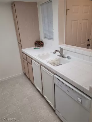 Photo #6: 2526896 Listing 