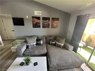Photo #1: 2526921 Listing