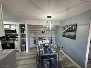 Photo #3: 2526921 Listing