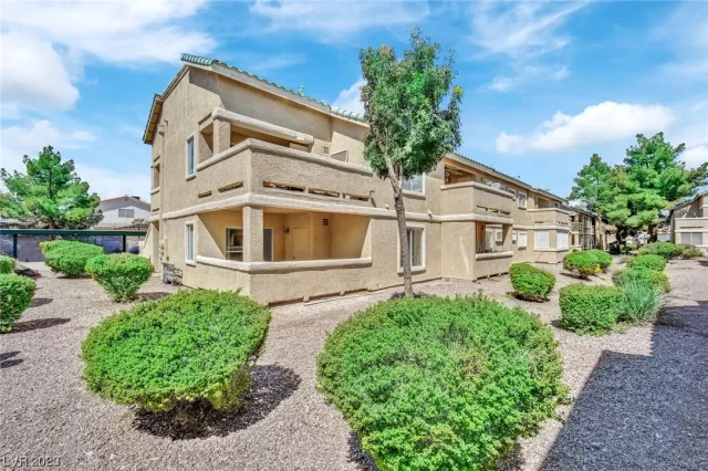 MLS: 2526971 Condo For Sale