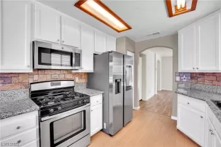 Photo #6: 2526971 Listing