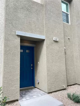 Photo #1: 2526977 Listing 