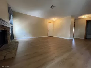 Photo #2: 2527002 Listing 