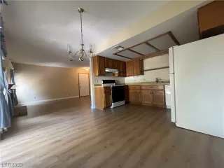 Photo #4: 2527002 Listing 