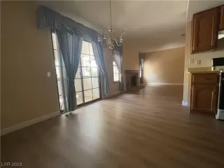 Photo #5: 2527002 Listing 