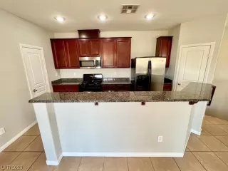 Photo #6: 2527008 Listing 