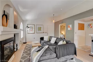 Photo #3: 2527012 Listing