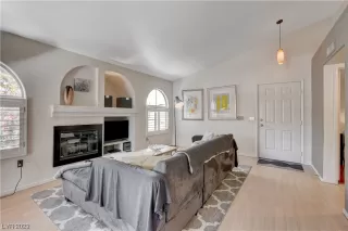 Photo #4: 2527012 Listing