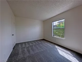 Photo #2: 2527043 Listing