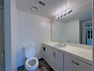 Photo #5: 2527043 Listing