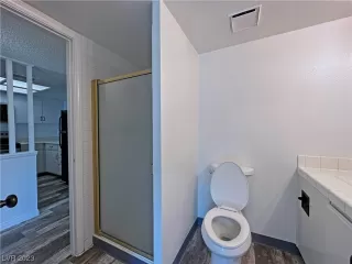 Photo #6: 2527043 Listing