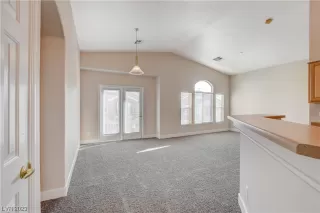 Photo #5: 2527073 Listing 