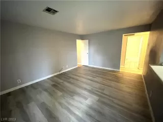 Photo #5: 2527085 Listing 