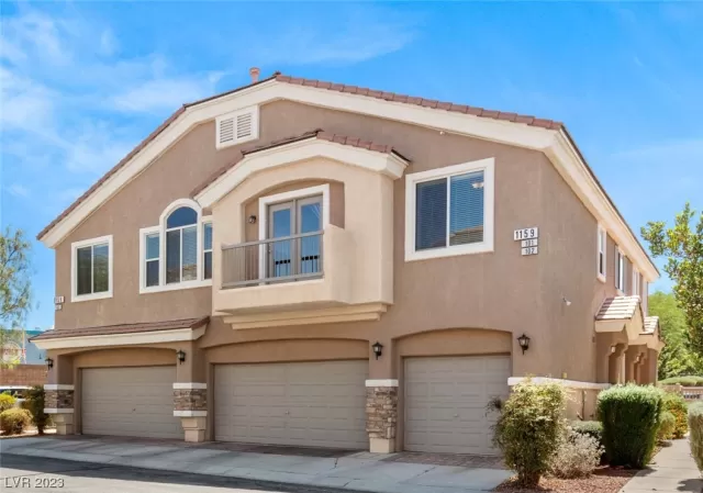 MLS: 2527120 Condo For Sale