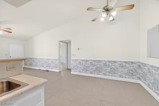 Photo #6: 2527154 Listing