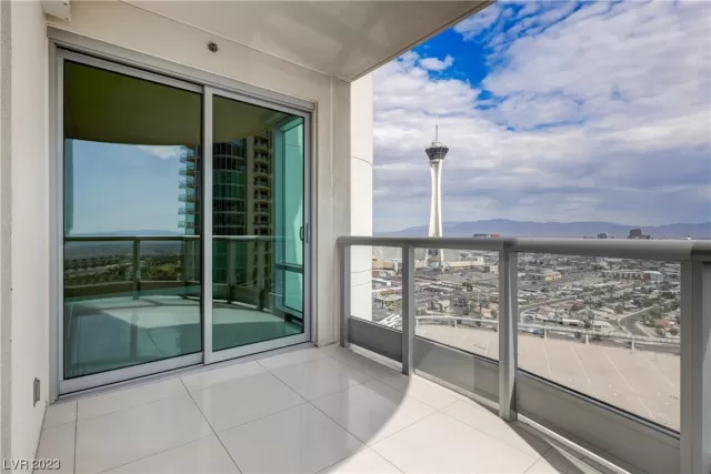 MLS: 2527189 Condo For Sale