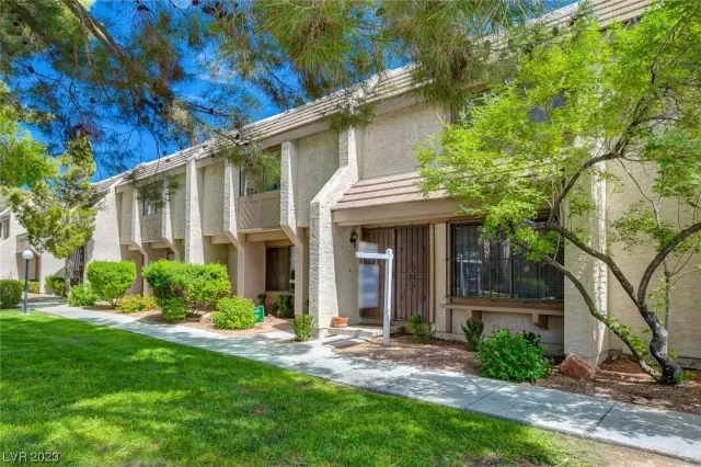 MLS: 2527227 Condo For Sale