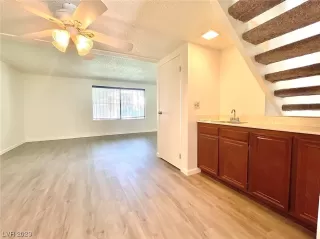 Photo #6: 2527227 Listing