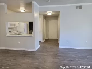 Photo #5: 2527311 Listing 